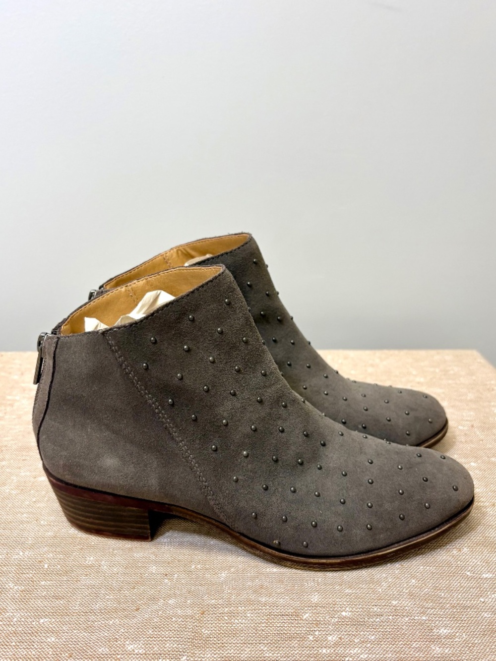 Lucky Brand Suede Studded Boots Gray Ankle Booties Sz 8M